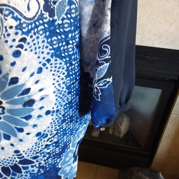 CHICO'S Ladies Long-sleeved Tunic Top - Picture 6 of 8